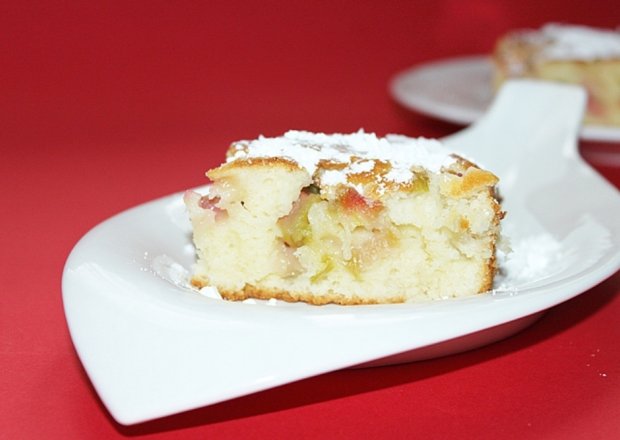 Fotografia przedstawiająca Ciasto z rabarbarem