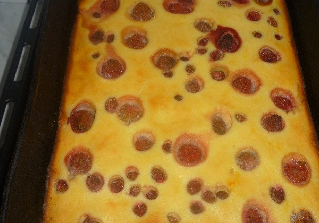 Ciasto z serem białym i truskawkami foto