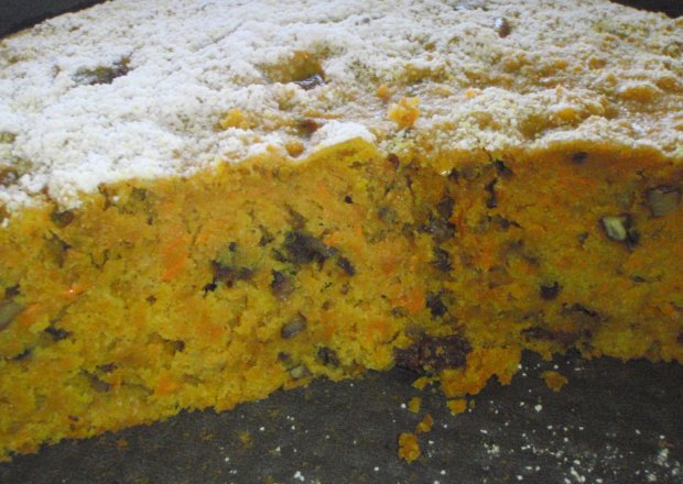 Fotografia przedstawiająca Ciasto z startej marchewki