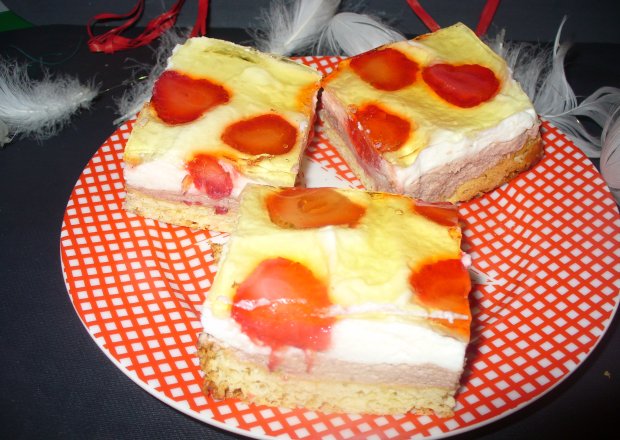 Fotografia przedstawiająca Ciasto z truskawkami