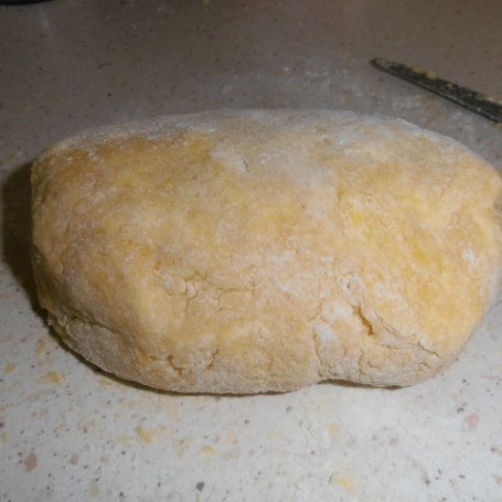 Krok 1 - Ciasto z truskawkami i kiwi foto