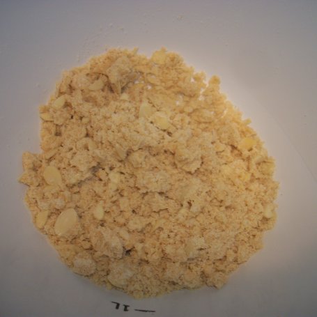 Krok 3 - Ciasto z truskawkami i kruszonką wg Zub3ra foto