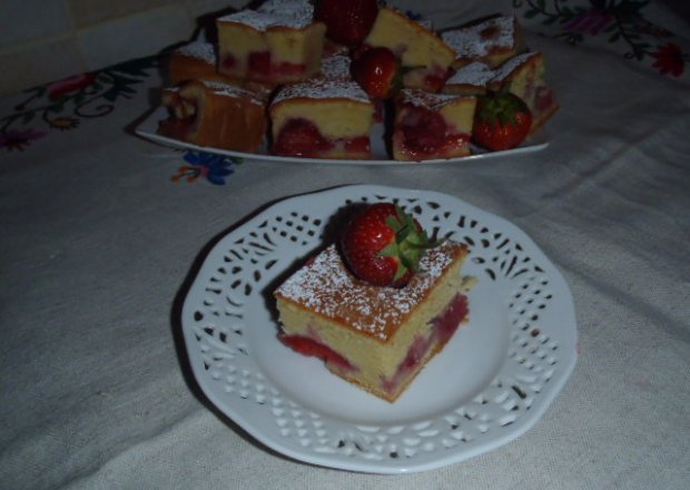 Fotografia przedstawiająca Ciasto z truskawkami