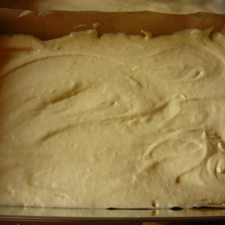 Krok 7 - Ciasto ze śliwkami i cynamonową kruszonką foto