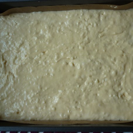 Krok 5 - Ciasto ze śliwkami i rabarbarem foto