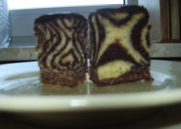Fotografia przedstawiająca ciasto zebra