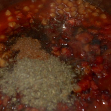 Krok 6 - Ciecierzyca w sosie pomidorowym foto
