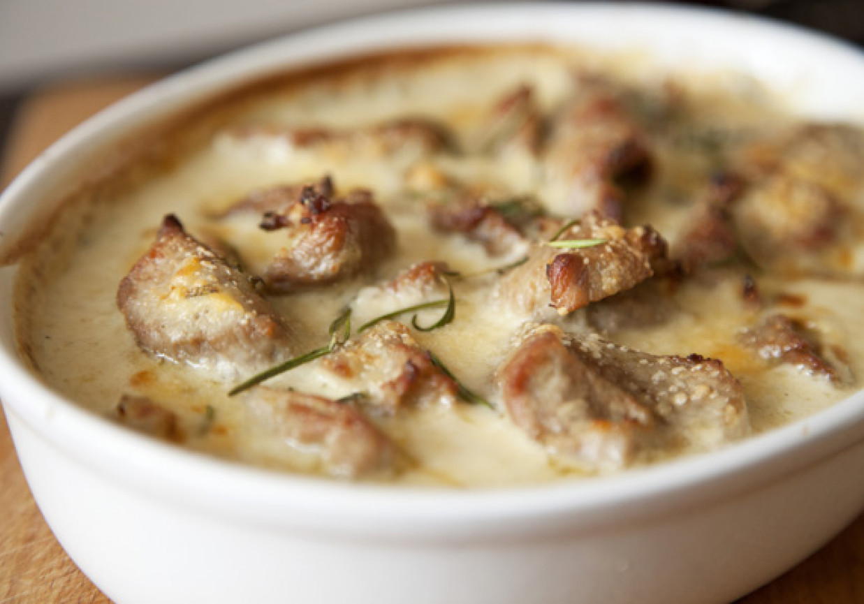 Cielęcina w sosie winno-śmietanowym z rozmarynem foto