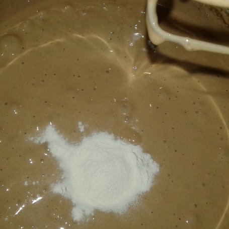 Krok 5 - Ciemna babka z kandyzowanymi owocami foto