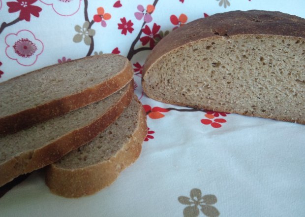 Fotografia przedstawiająca Ciemny żytni chleb polski