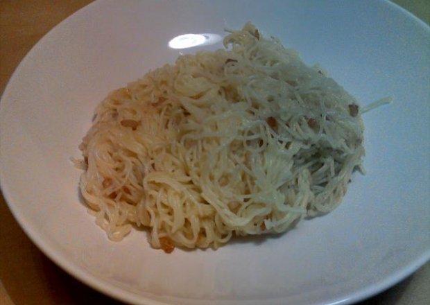 Fotografia przedstawiająca Cieniutkie spaghetti ze słoninką