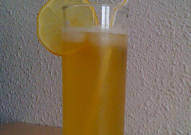 Fotografia przedstawiająca clara - orzeźwiający napój hiszpański