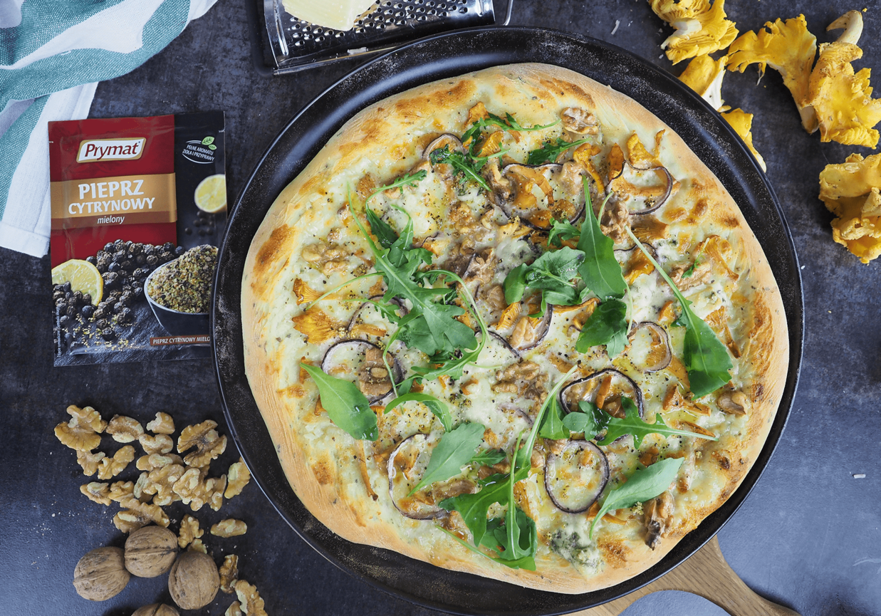 Co na obiad: Pizza z kurkami, gorgonzolą i orzechami wg Piotra Ogińskiego foto