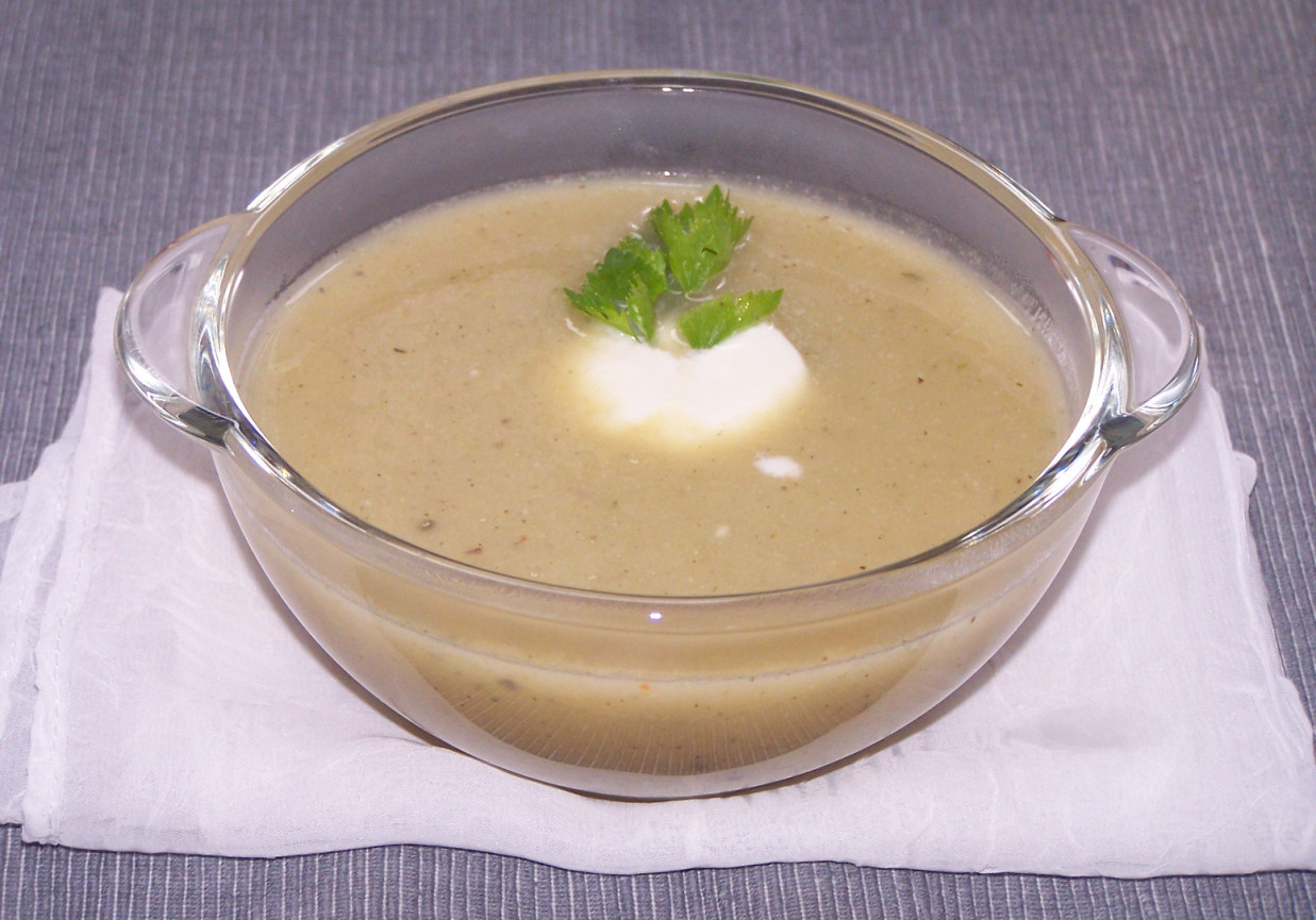 Co zrobić z nadmiarem selera naciowego, czyli smaczna zupa krem :) foto
