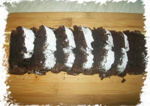Fotografia przedstawiająca Codzienne ciasto czekoladowe - wersja z jogurtem
