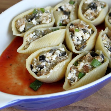 Krok 7 - Conchiglioni Giganti - muszle nadziewane bakłażanem i mięsem foto