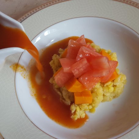 Krok 9 - Consomme pomidorowe z żółtą soczewicą foto