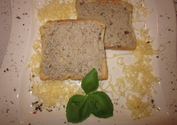 Fotografia przedstawiająca Coś innego na kanapkę, czyli pasta ze słonecznika :)