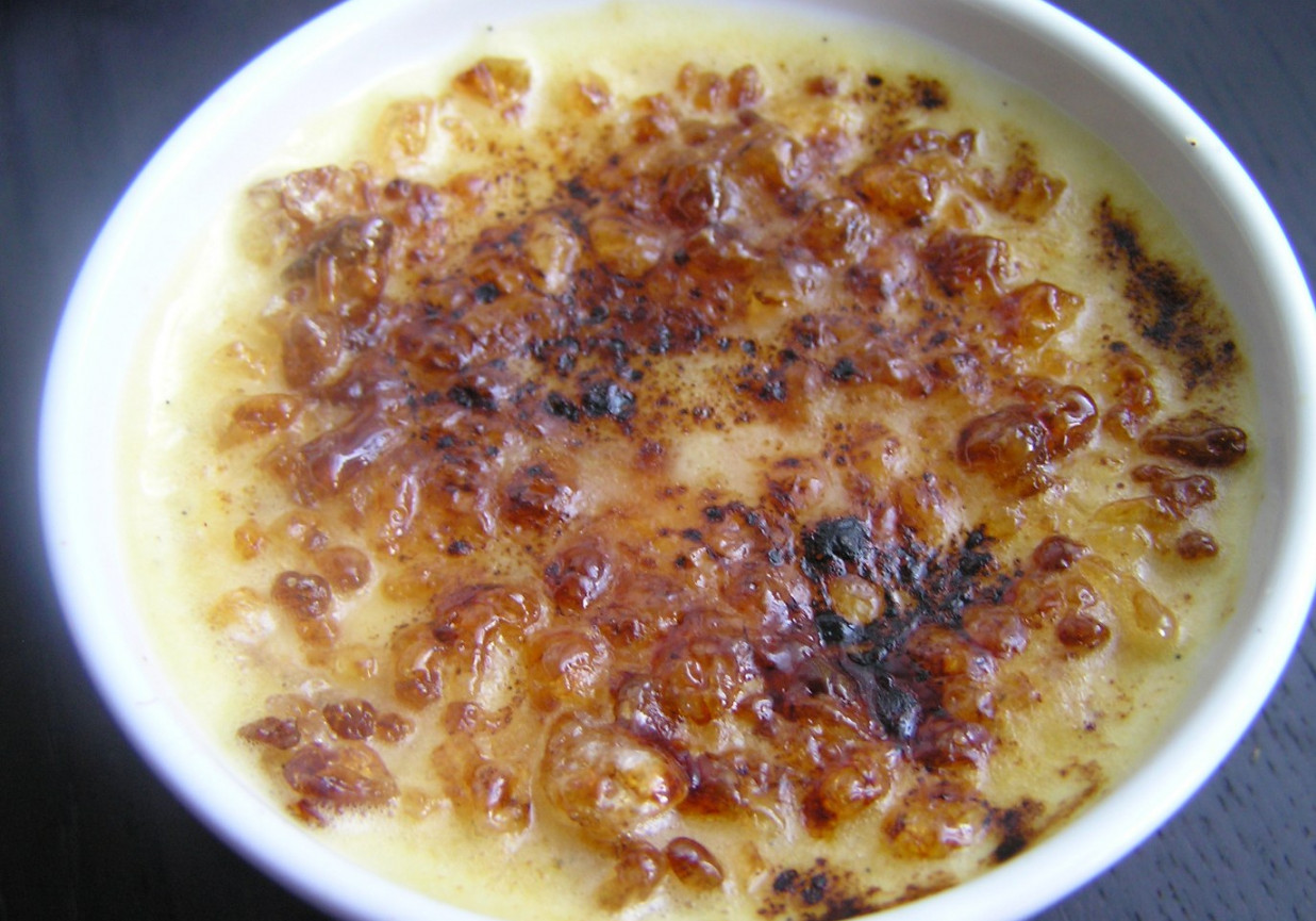 Crème brûlée z migdałami foto