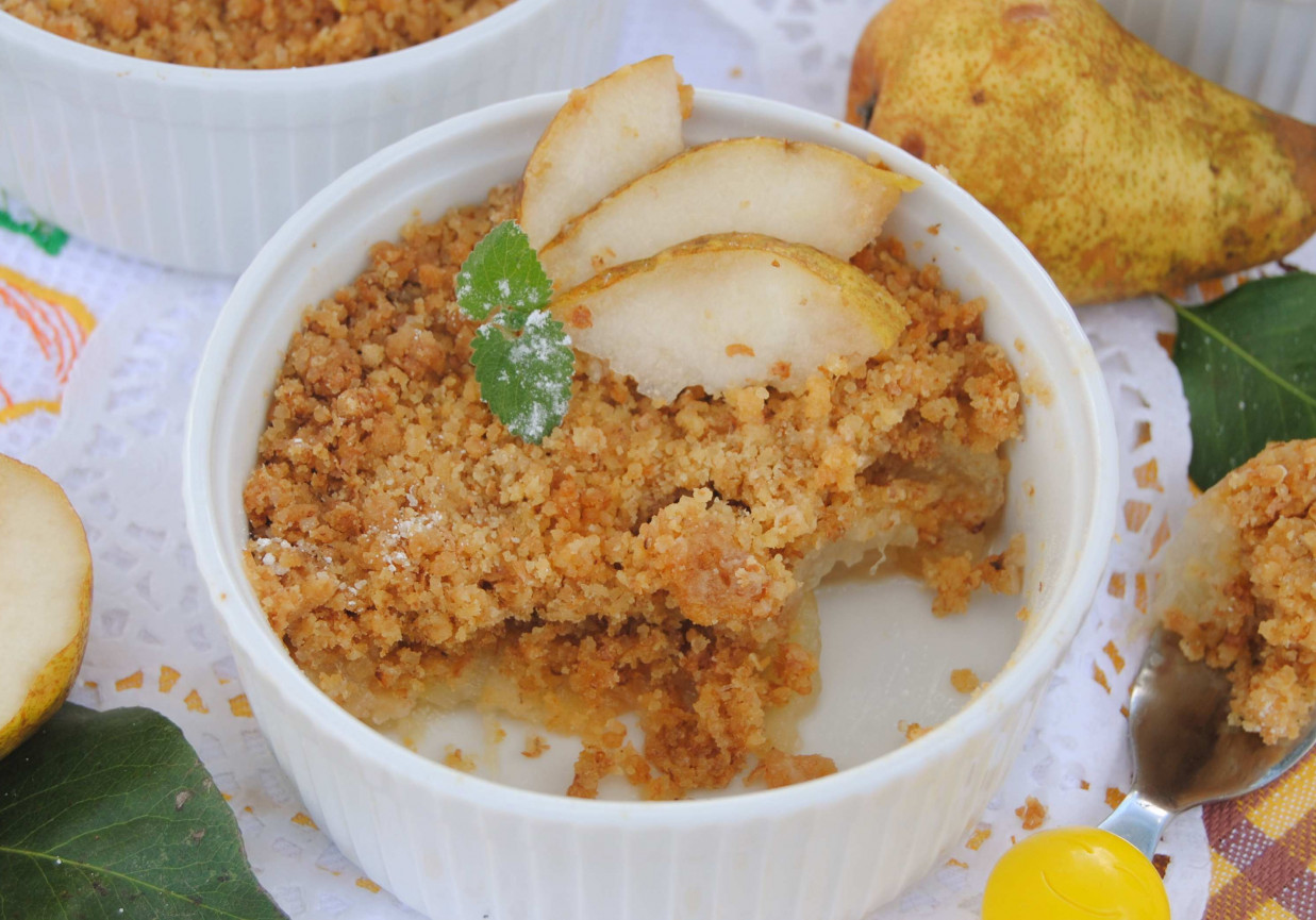Crumble z gruszką foto