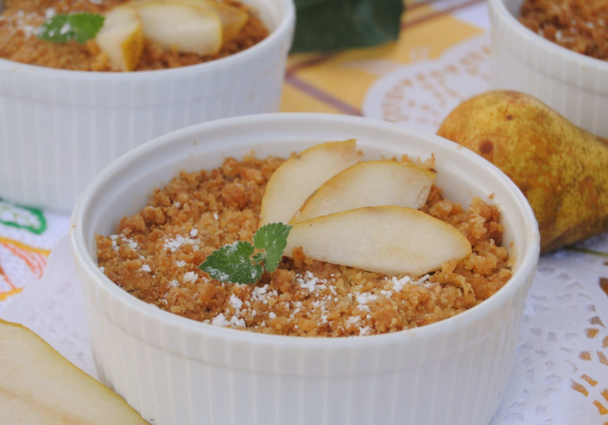 Crumble z gruszką foto