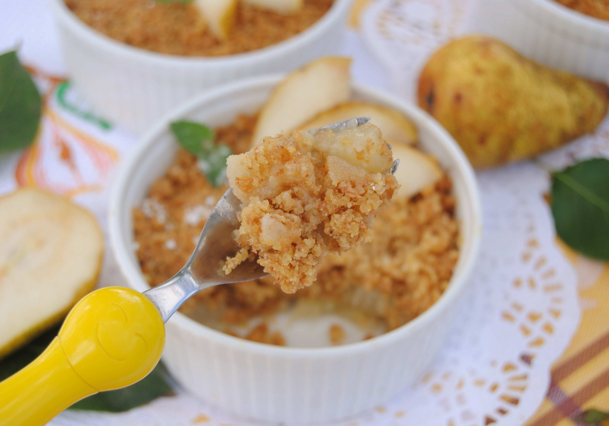 Crumble z gruszką foto