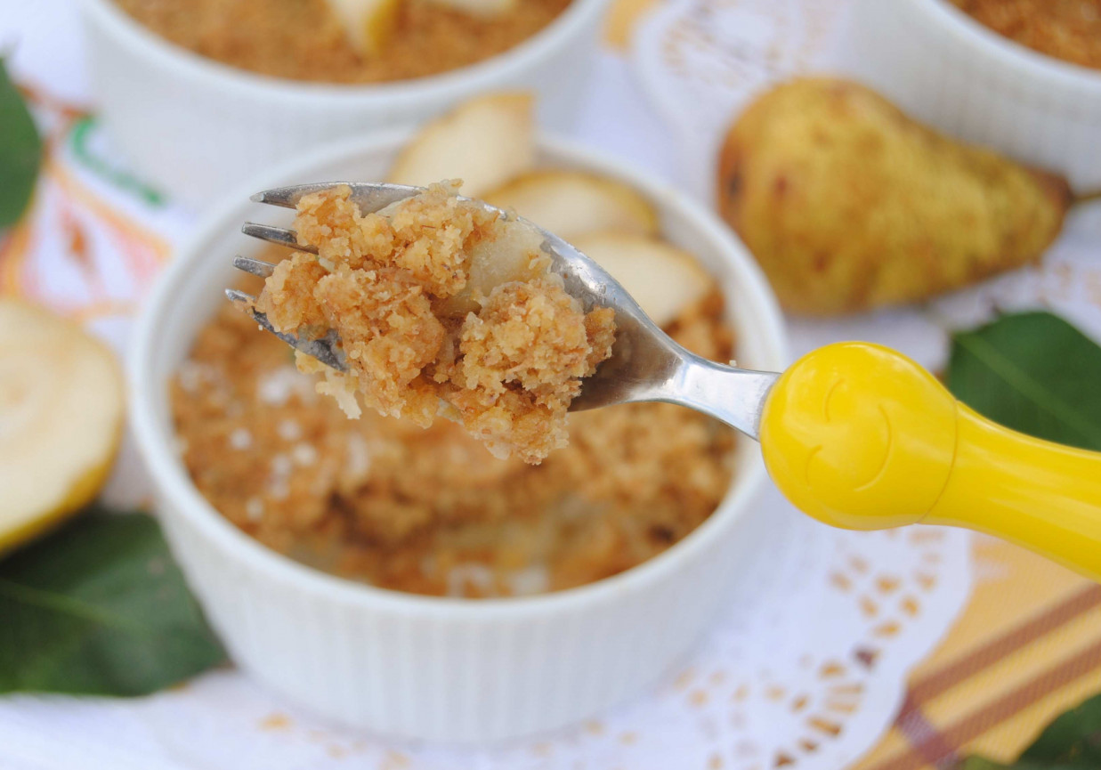 Crumble z gruszką foto