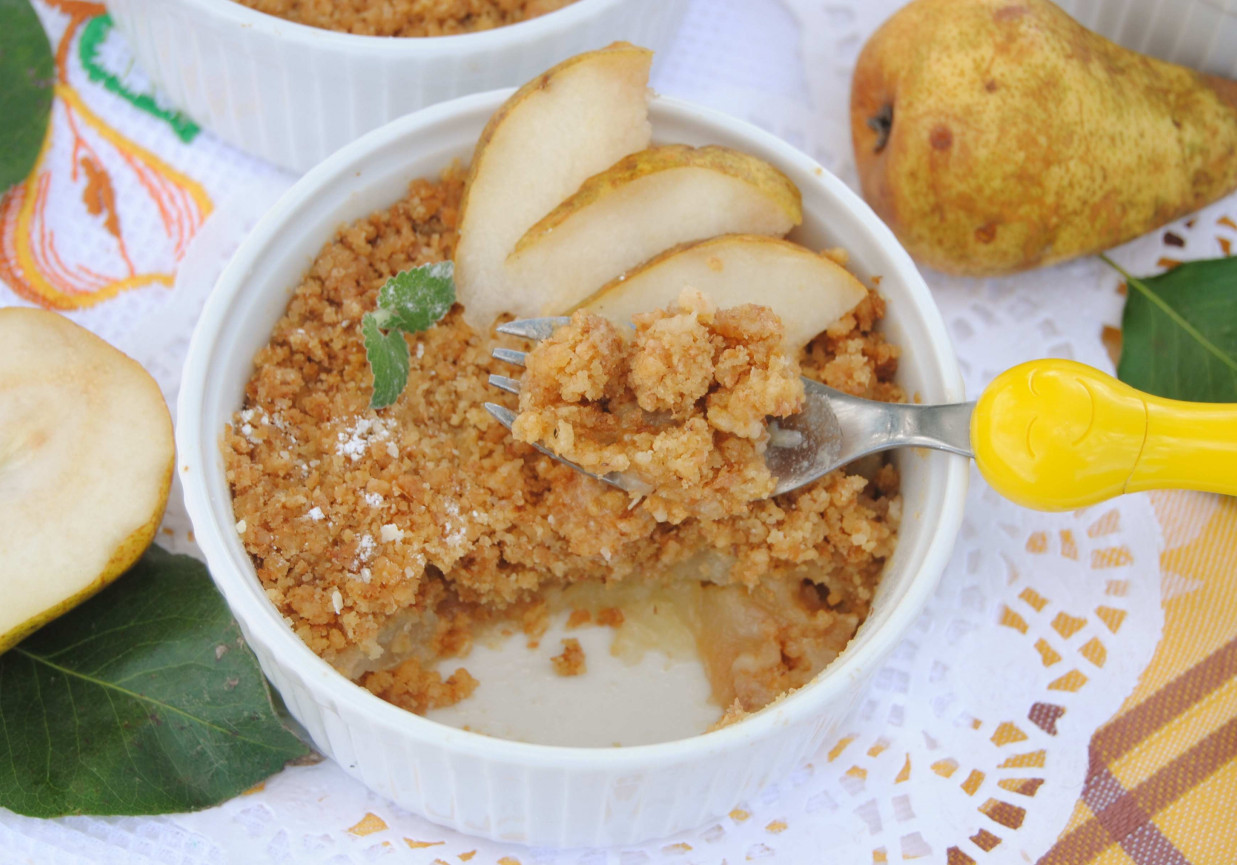Crumble z gruszką foto
