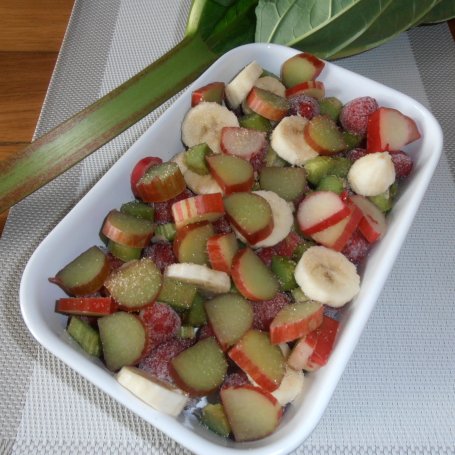 Krok 3 - Crumble z truskawkami i rabarbarem foto