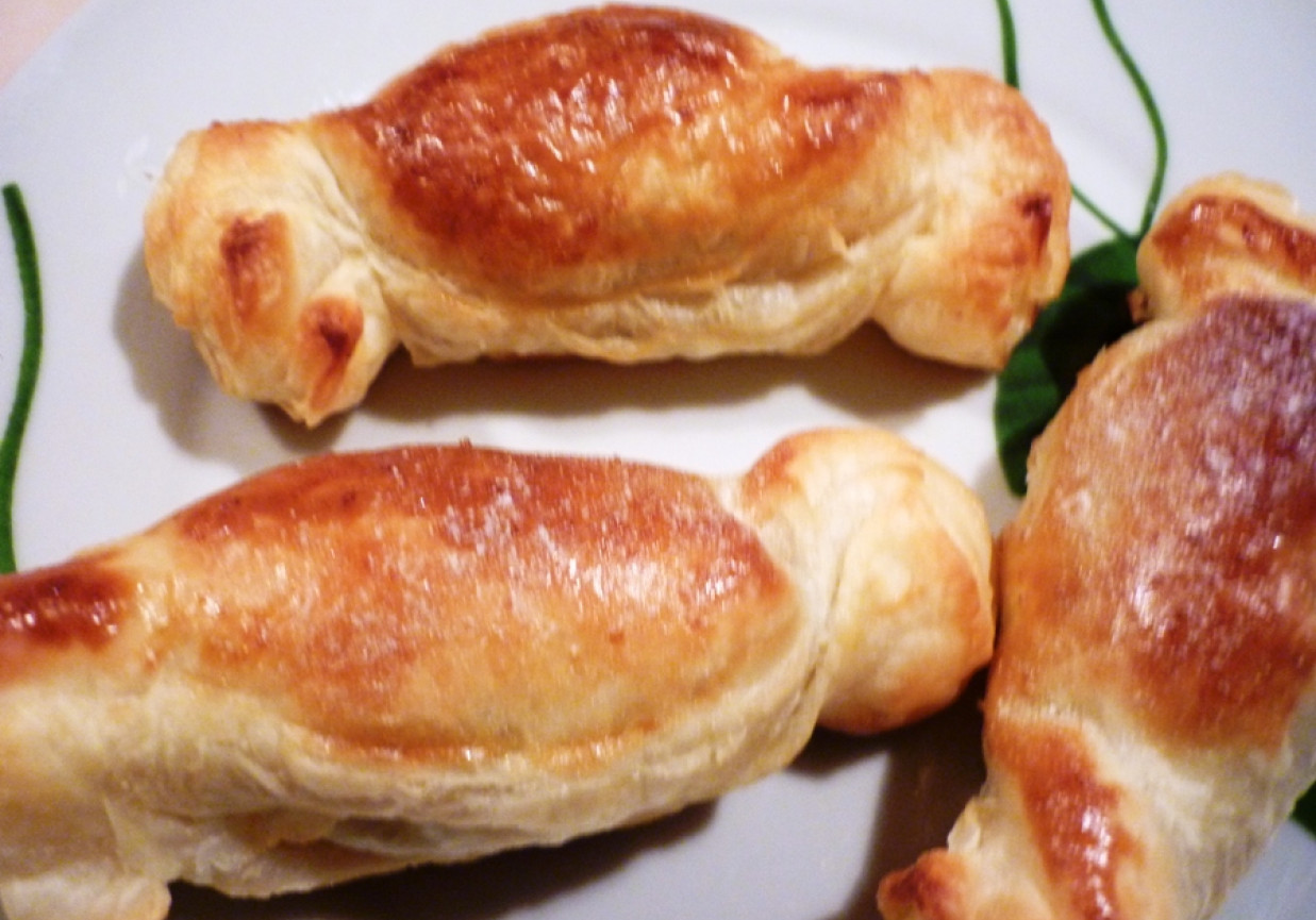 \"Cukierki\" z nutellą z ciasta francuskiego foto