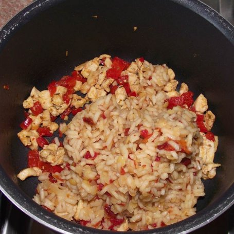 Krok 4 - Cukinia faszerowana ryżem z warzywami i kurczakiem foto