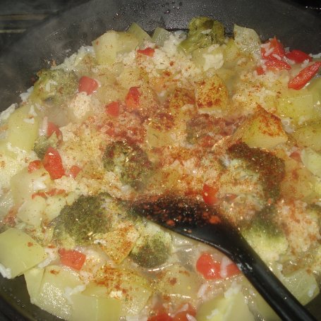 Krok 5 - Cukinia i inne warzywa z ryżem-danie na jednej patelni foto