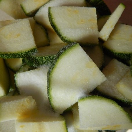 Krok 1 - Cukinia marynowana z chili foto