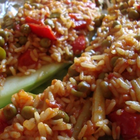 Krok 6 - Cukinia nadziewana ryżem z warzywami foto