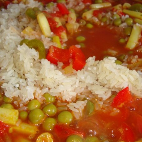 Krok 4 - Cukinia nadziewana ryżem z warzywami foto