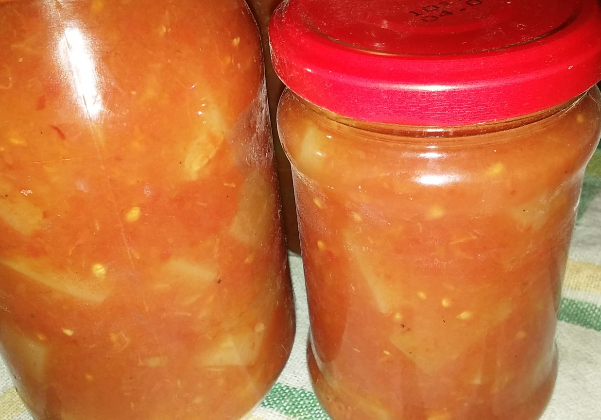 Cukinia sosie pomidorowym foto