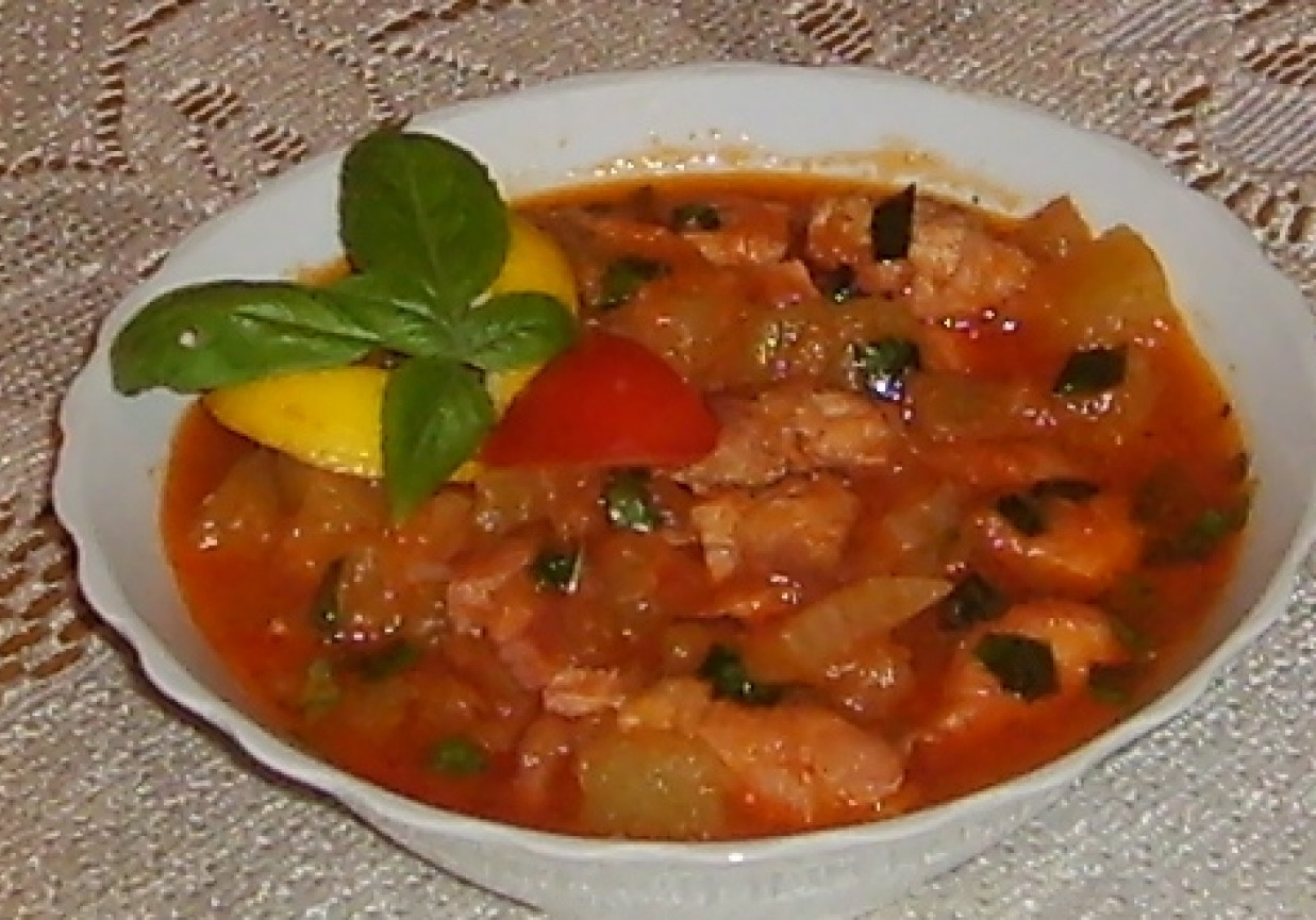 Cukinia w sosie pomidorowo-bazyliowym foto