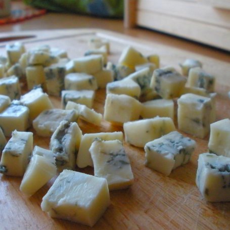 Krok 2 - Cukinia z gorgonzolą i miodowym sosem foto