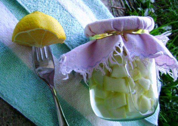 Fotografia przedstawiająca Cukinia ze słoika w smaku jak ananas
