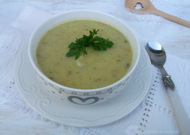 Cukinia-zupy kremy. foto