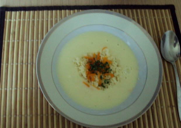 Fotografia przedstawiająca Cukiniowa zupa krem