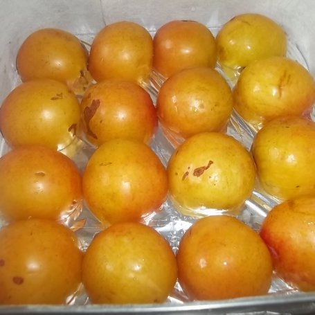 Krok 4 - Cukiniowe ciasto ze śliwkami i pianką foto