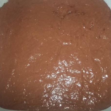 Krok 5 - Cukiniowe ciasto ze śliwkami i pianką foto