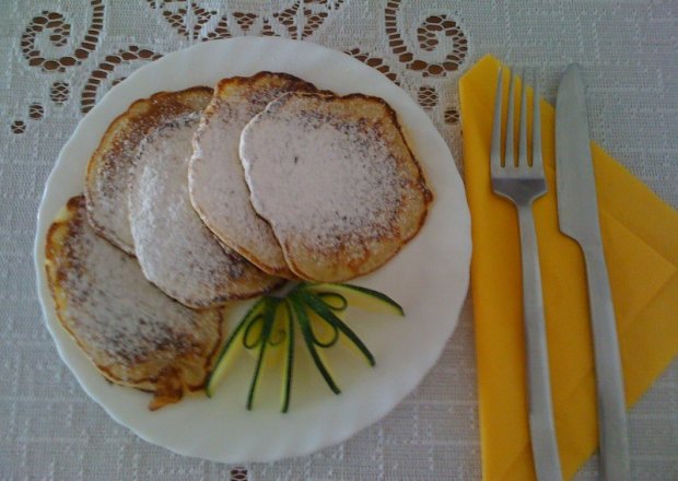 Fotografia przedstawiająca Cukiniowe pancakes