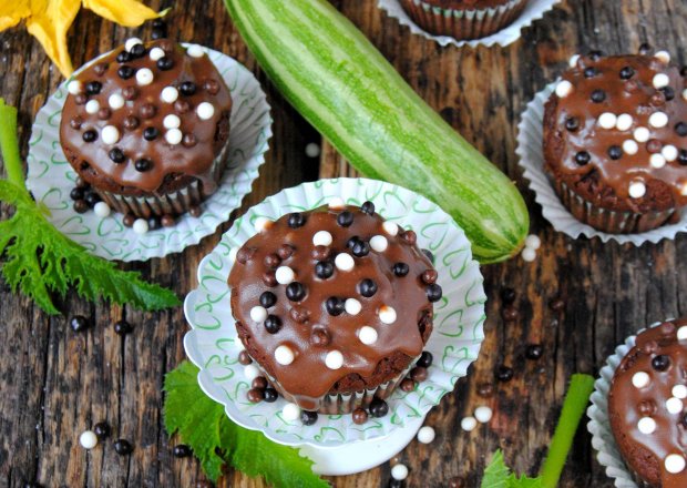 Fotografia przedstawiająca Cukiniowo- czekoladowe muffinki