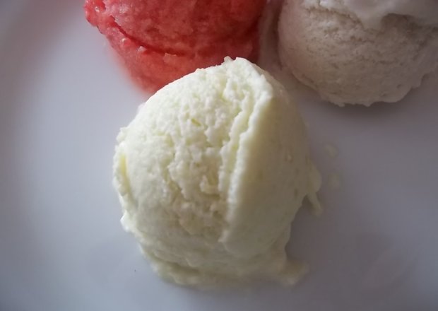 Fotografia przedstawiająca Cukiniowo-jabłkowe lody