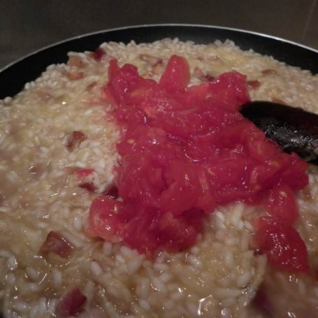 Krok 10 - Cukiniowo - pomidorowe risotto z boczkiem i kurczakiem na bazie przepisu Alex_M. foto