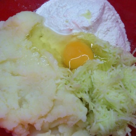Krok 1 - Cukiniowo ziemniaczane kluseczki foto
