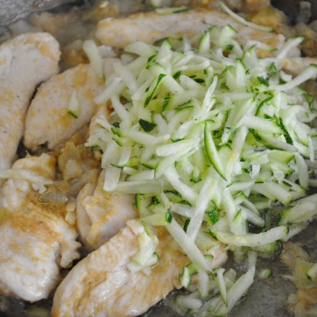Krok 1 - Cukiniowy kurczak curry foto