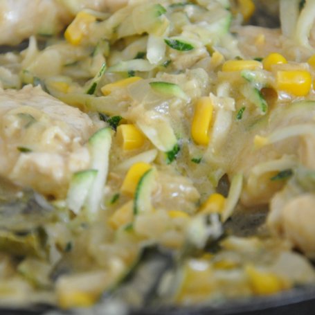 Krok 3 - Cukiniowy kurczak curry foto